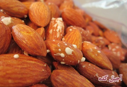 [Image: کافی شاپ لوکس باریستا با منوی باز]